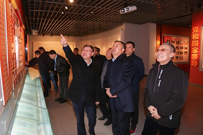 参观局史馆1.JPG