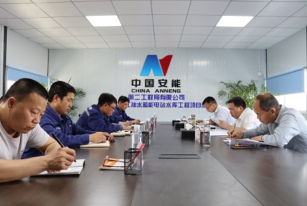 召开座谈会.JPG